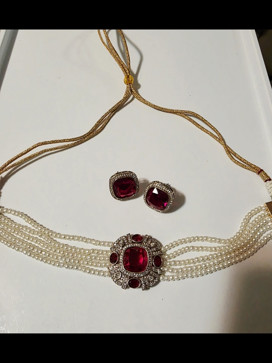 Jewelry - Red With Pearl Stands Choker